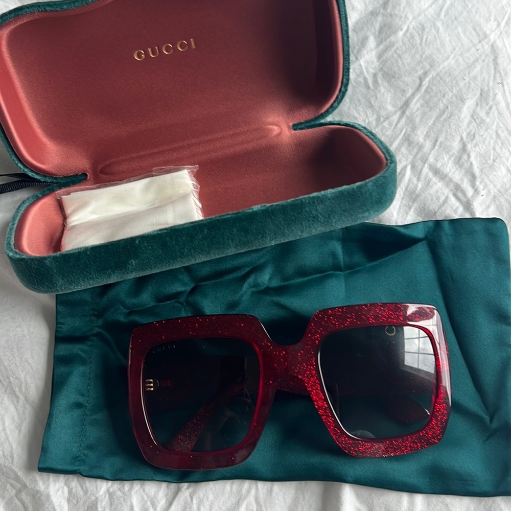 AUTHENTIC Gucci sunglasses GG0896S